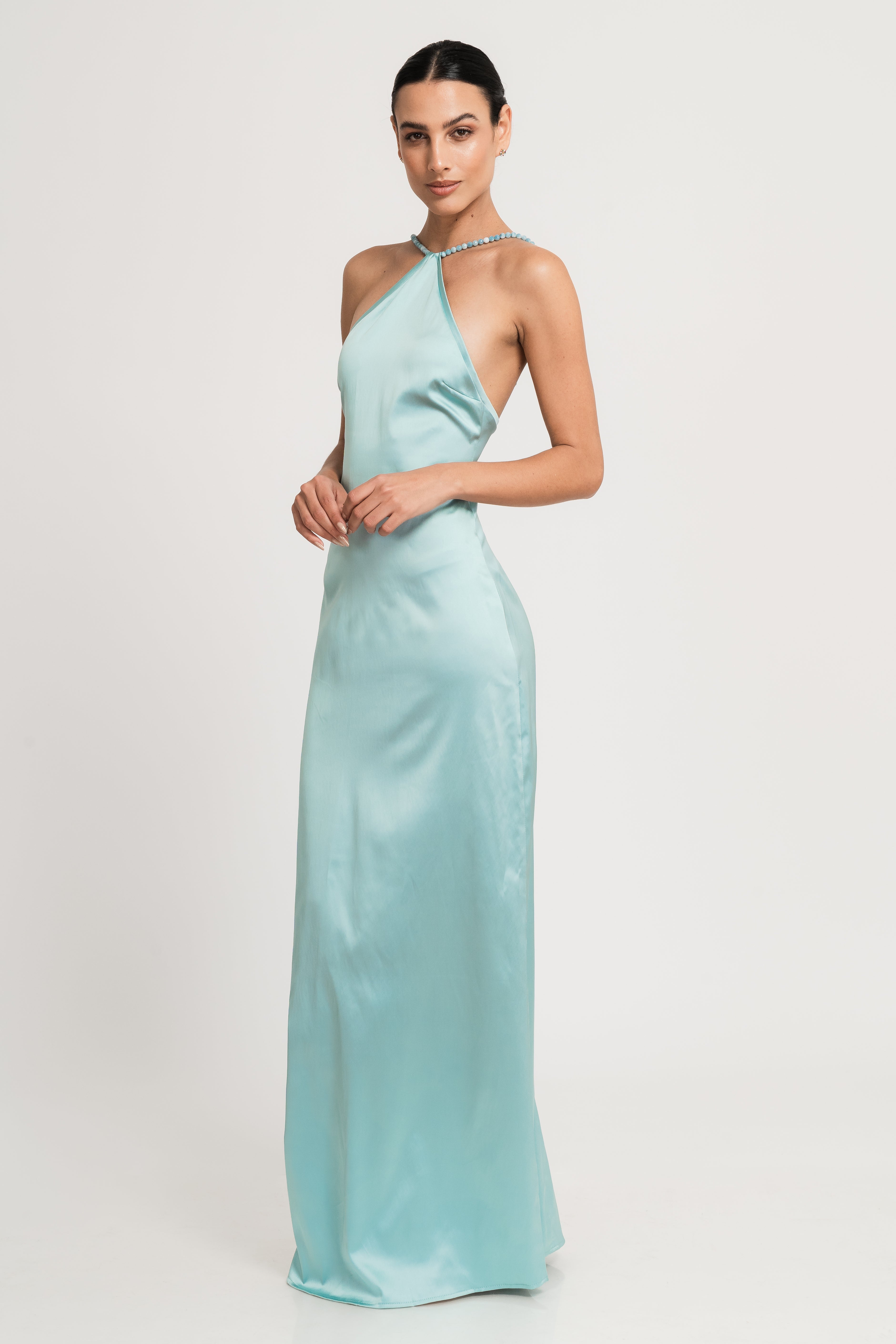 vestido celeste con piedras